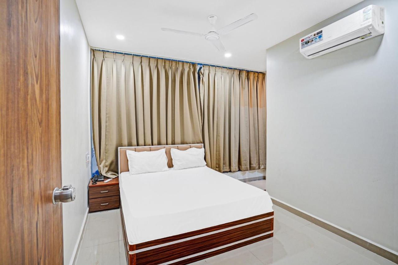 Collection O 83775 Hotel 4King 수라트 외부 사진