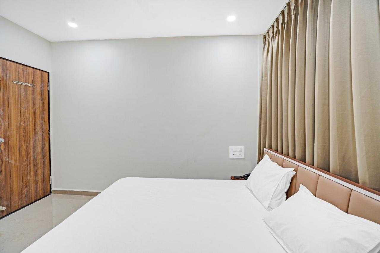 Collection O 83775 Hotel 4King 수라트 외부 사진