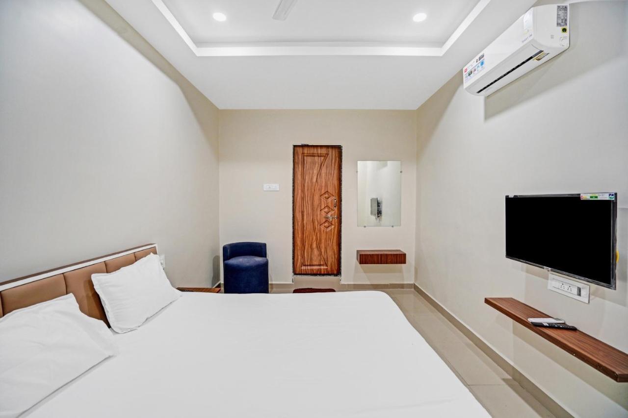Collection O 83775 Hotel 4King 수라트 외부 사진